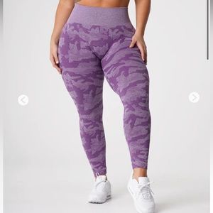 NVGTN Violet Camo Seamless Leggings Small